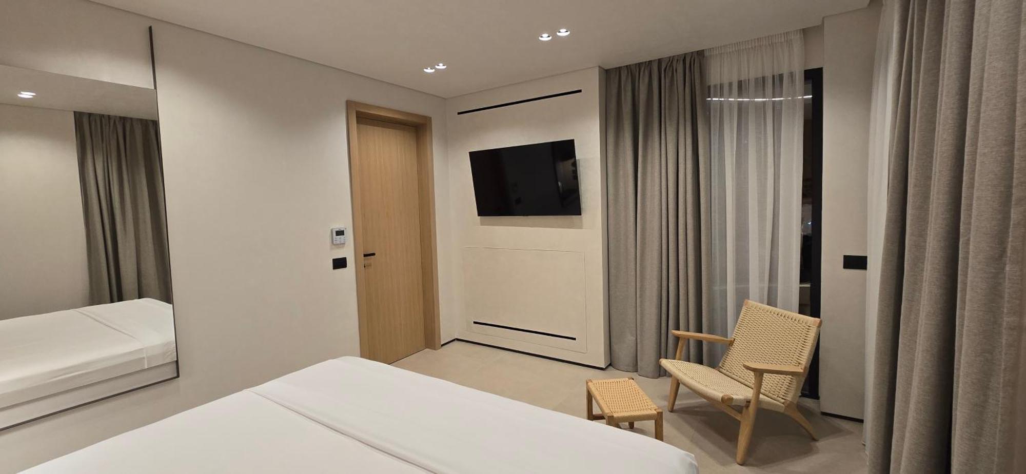 Lion Gate Hotel Sarande Exterior photo